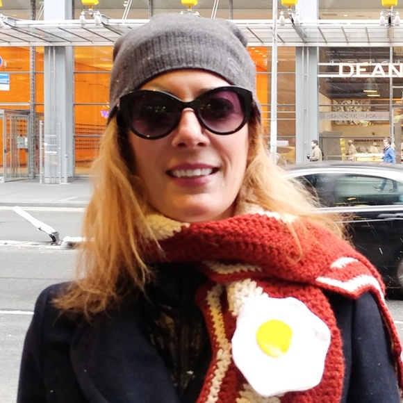 Meet your Posher, Christina - Picture 1 of 1